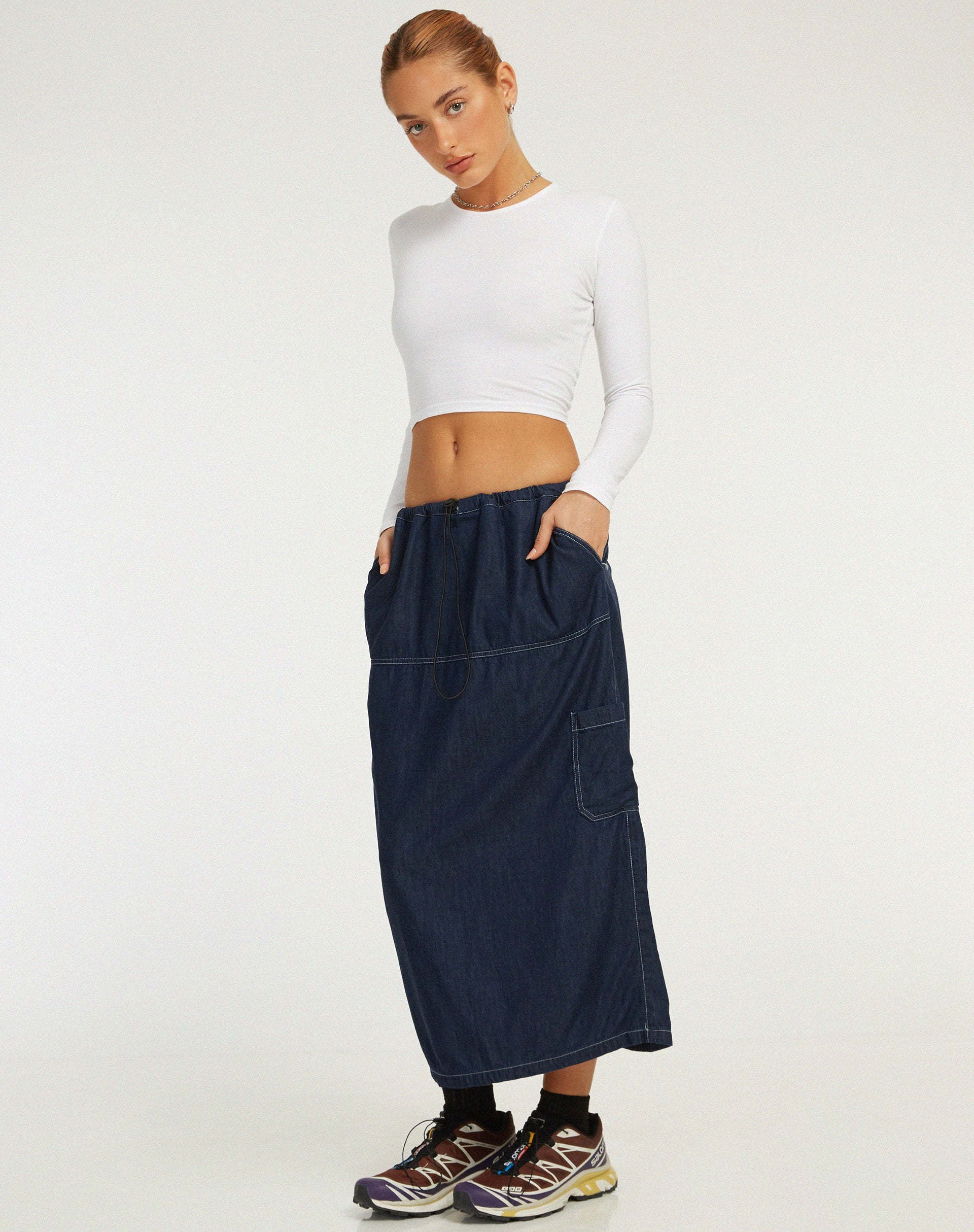 immagine di Swari Midi Skirt in Denim Dark Chambray