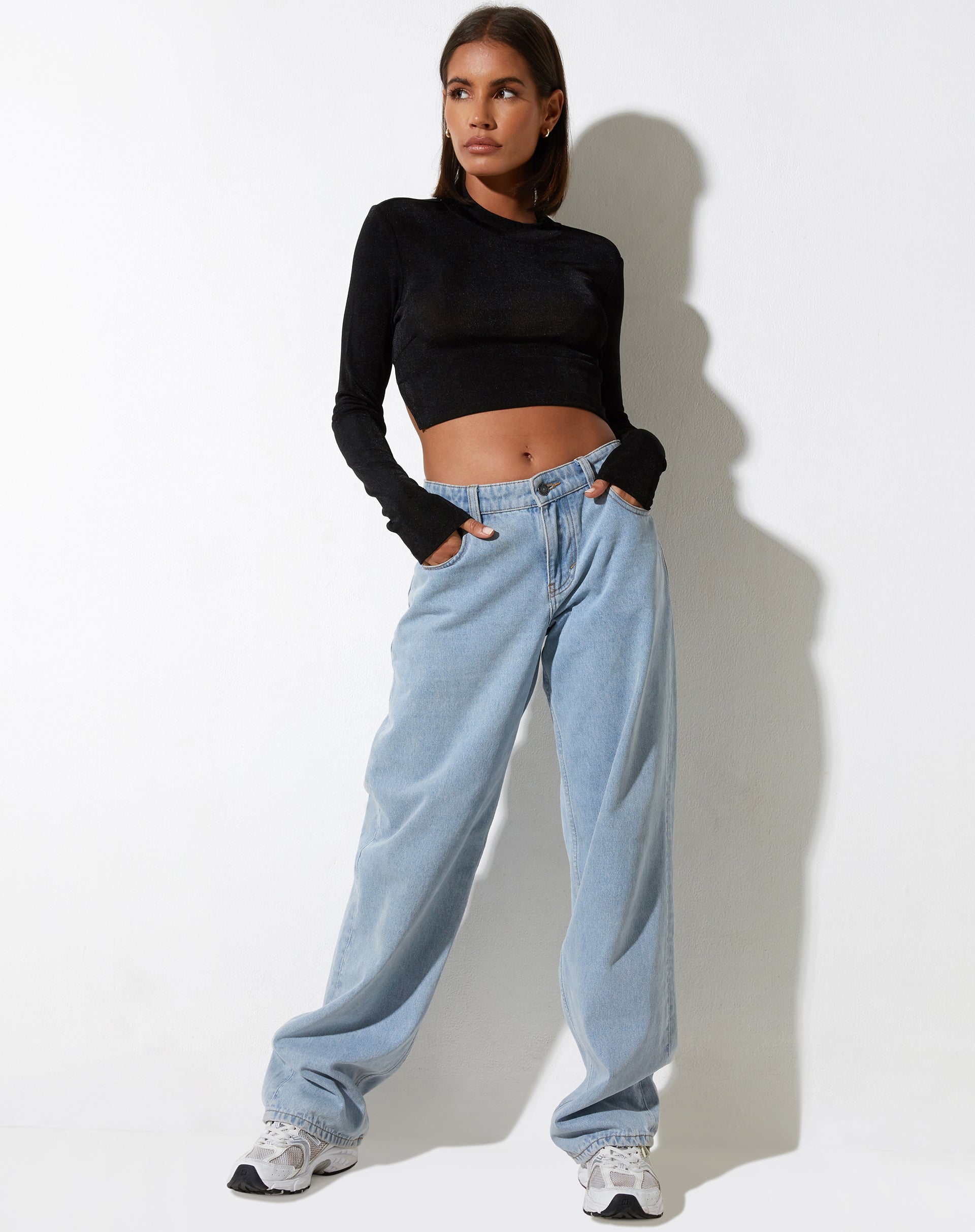 immagine di Tadita Crop Top in crêpe nero