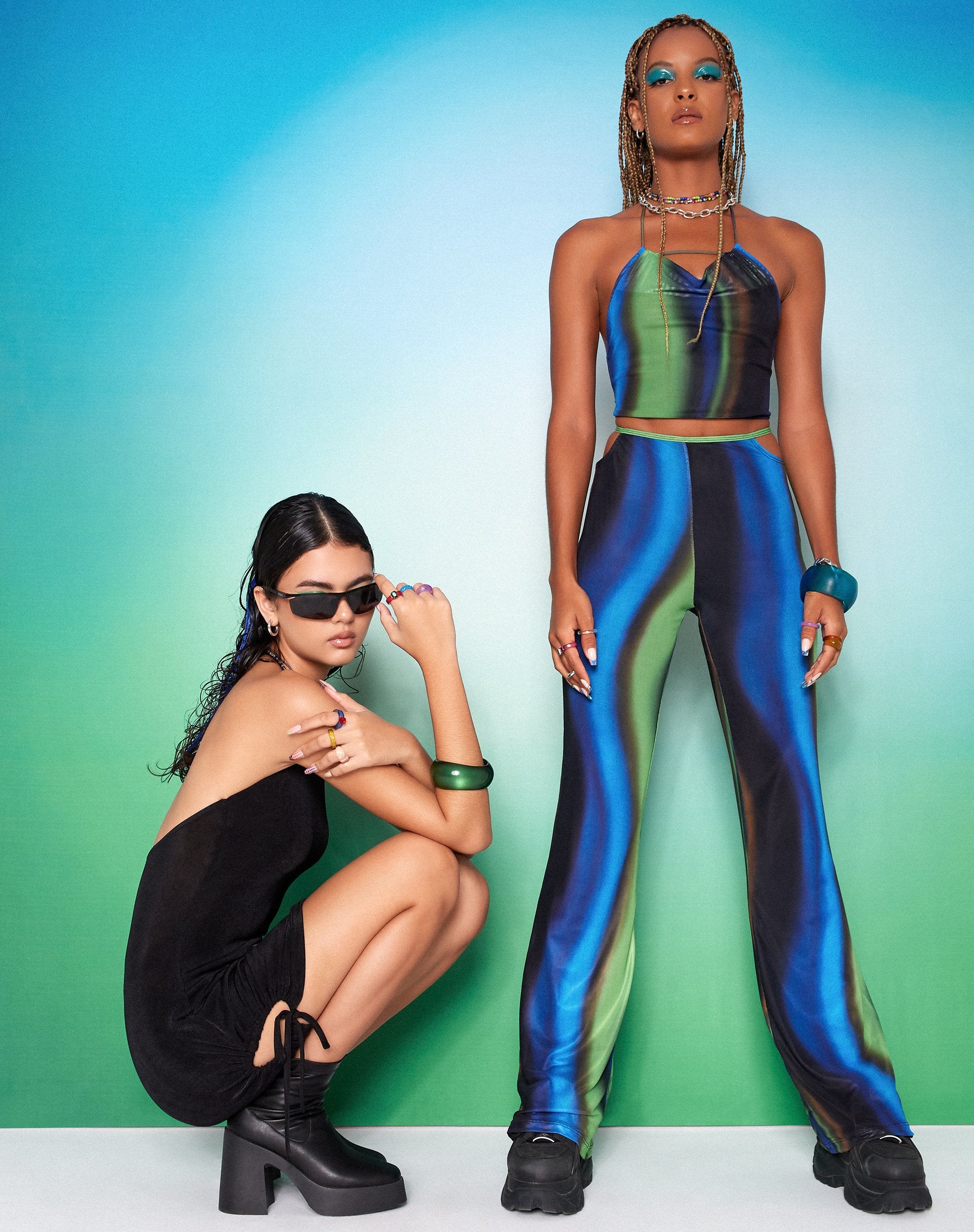 Immagine di MOTEL X OLIVIA NEILL Mares Flare Trouser in verde e blu solarizzato