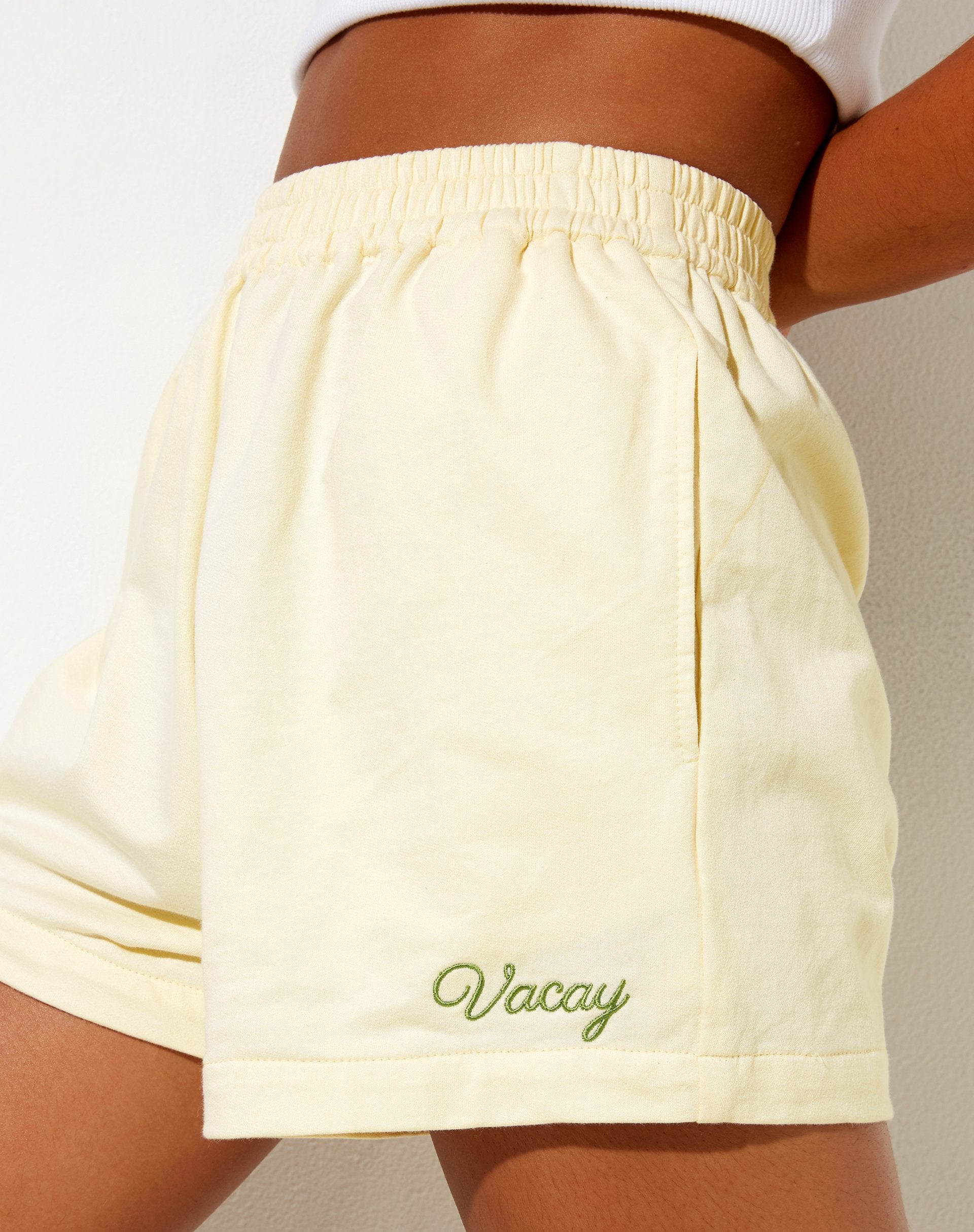 Immagine di Terry Short in Buttercream Vacay Embro