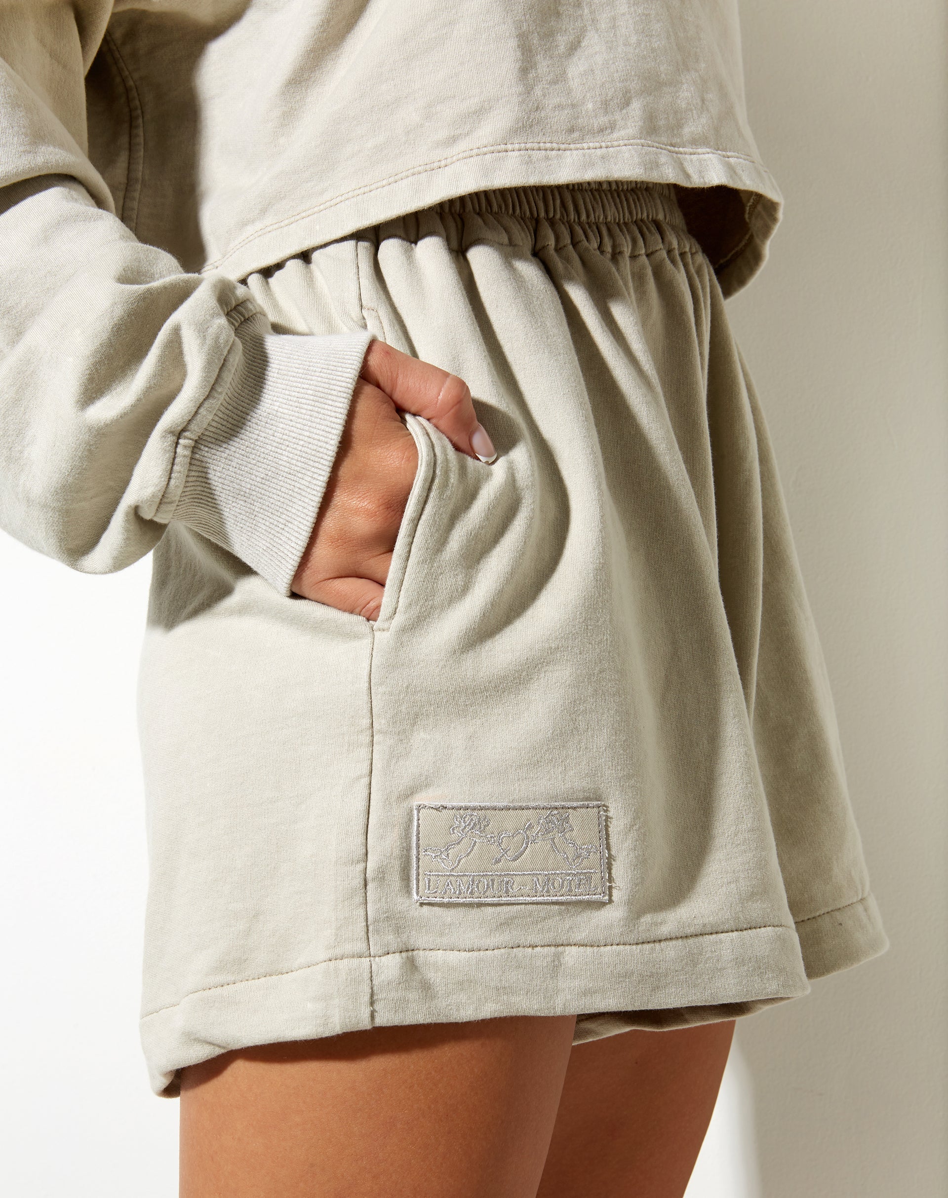 Immagine di Terry Short in Latte di Cocco Cherubino Etichetta Lamour Embro