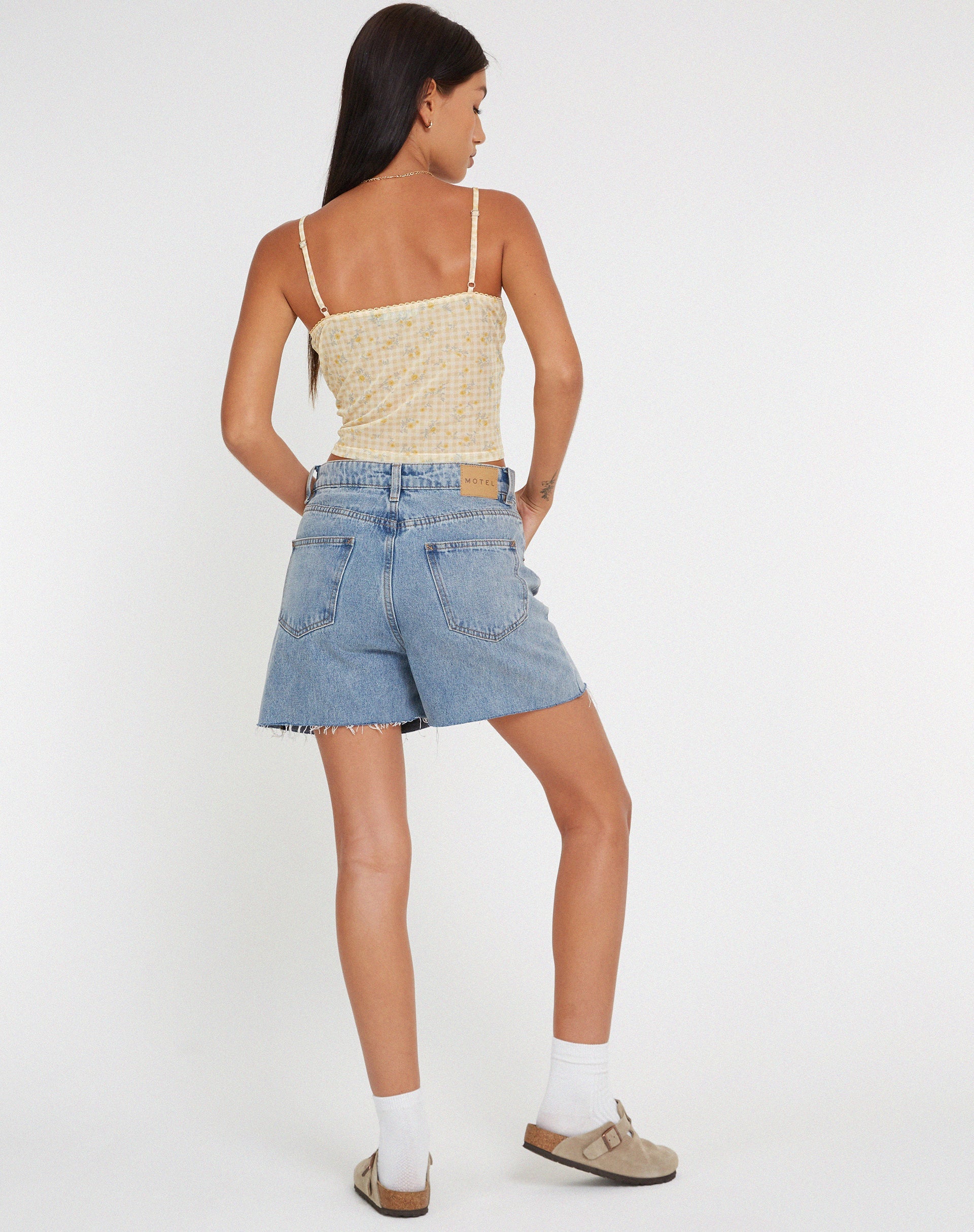 immagine di Tiava Cami Top in Gingham Floreale Giallo