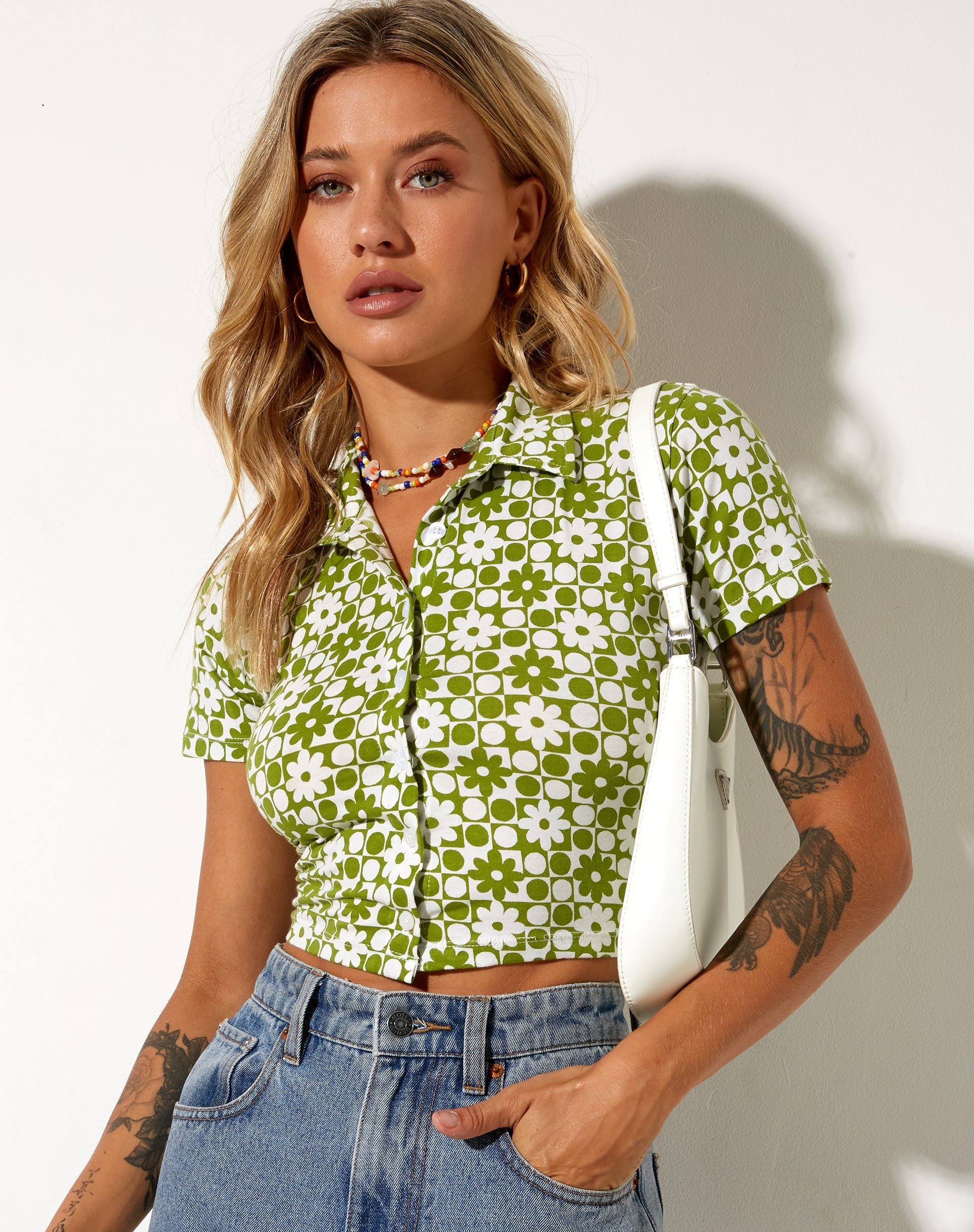Immagine di Wuma Cropped Shirt in Patchwork Daisy Verde