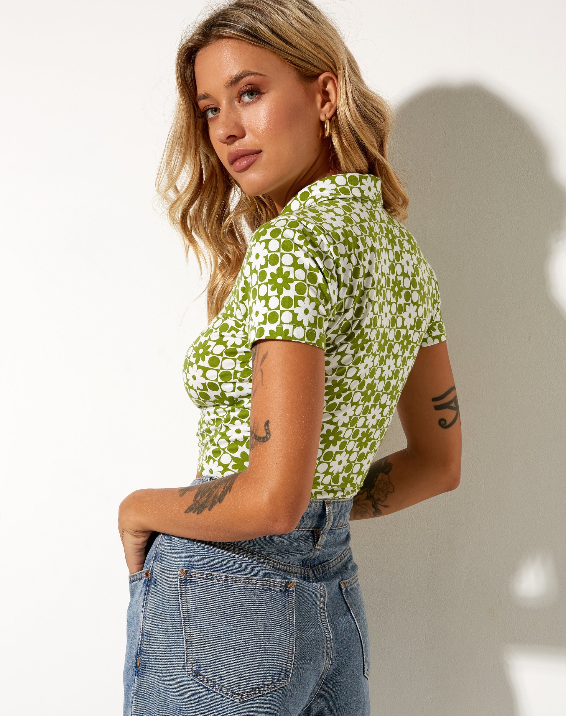 Immagine di Wuma Cropped Shirt in Patchwork Daisy Verde