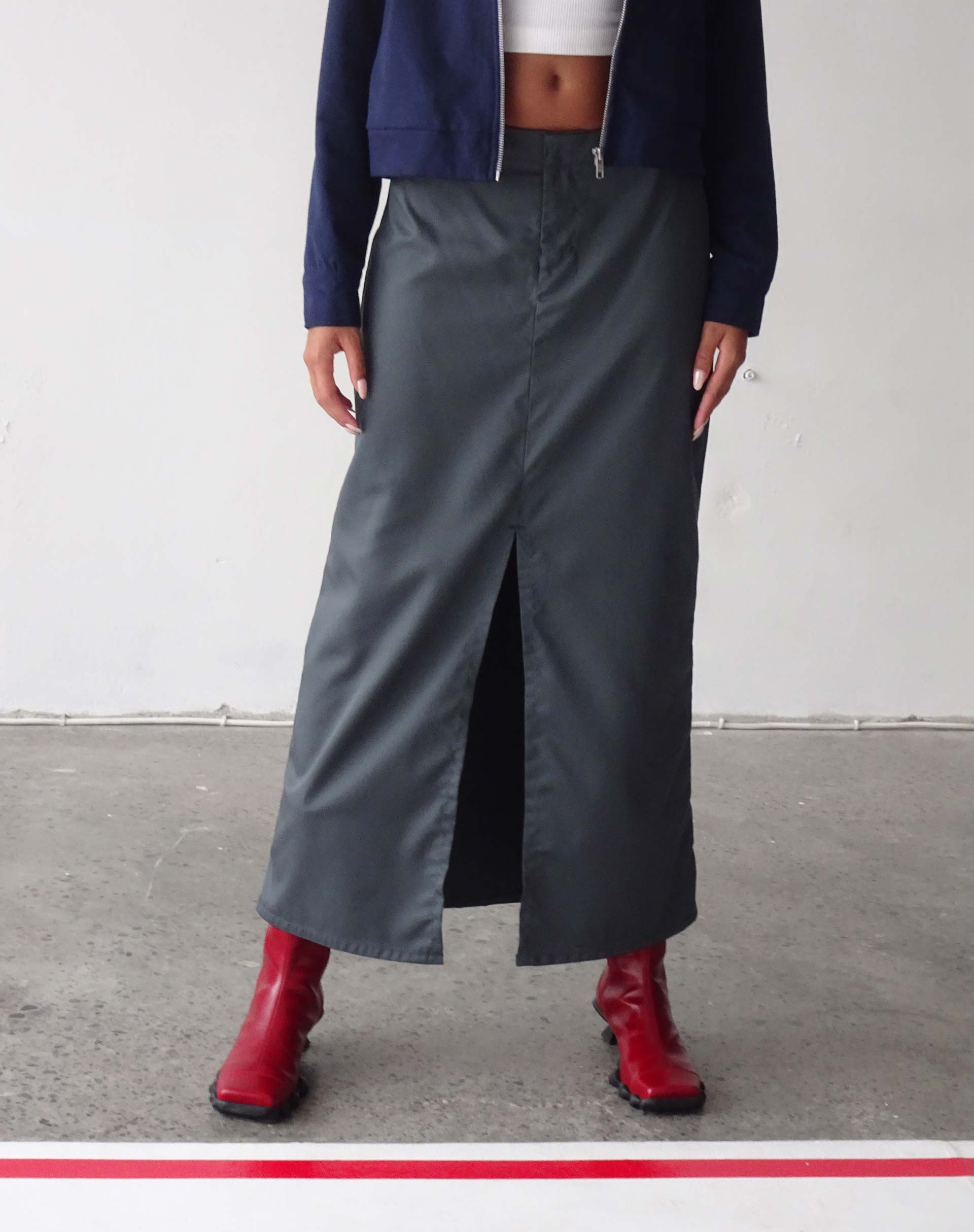 Immagine di Haisley Maxi Gonna Cargo in Grigio Scuro
