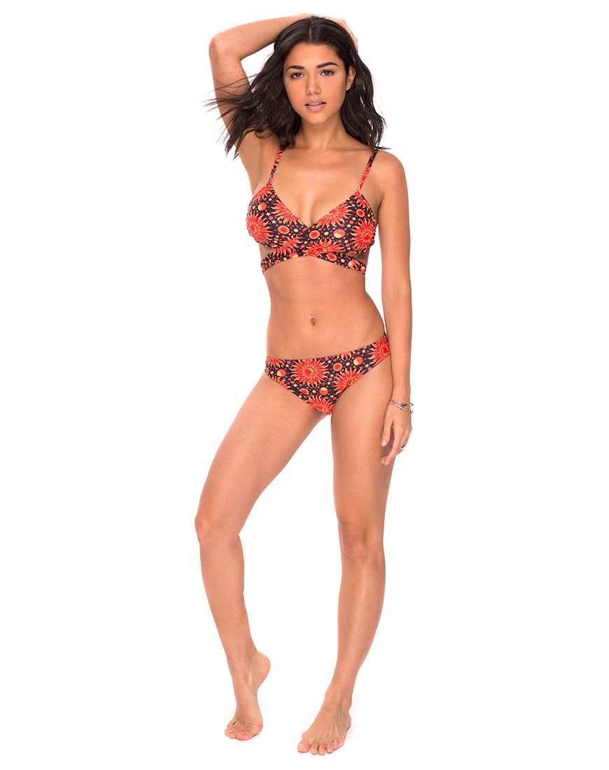 Immagine di Twist Wrap Bikini Bottoms in Flaming Skies