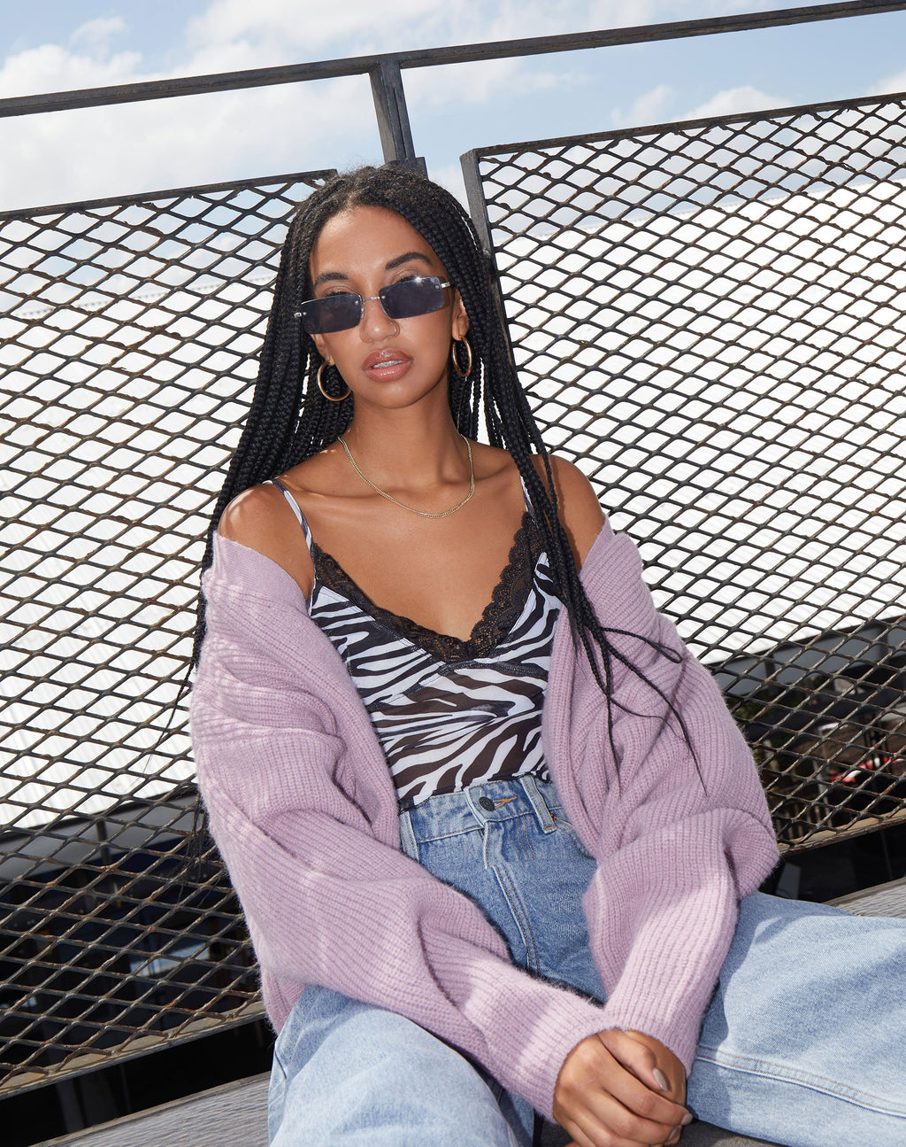 Crop Top Yenika in Wavey Zebra bianco e nero con pizzo