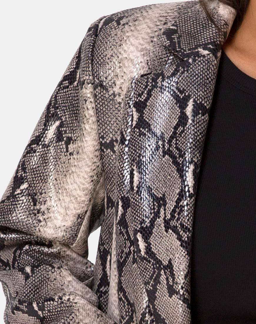 Immagine di Verra Blazer oversize in PU Beige Snake