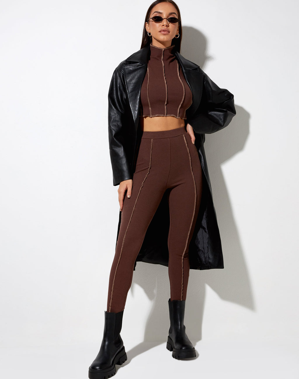 Xario Legging in mogano profondo con cuciture marrone chiaro