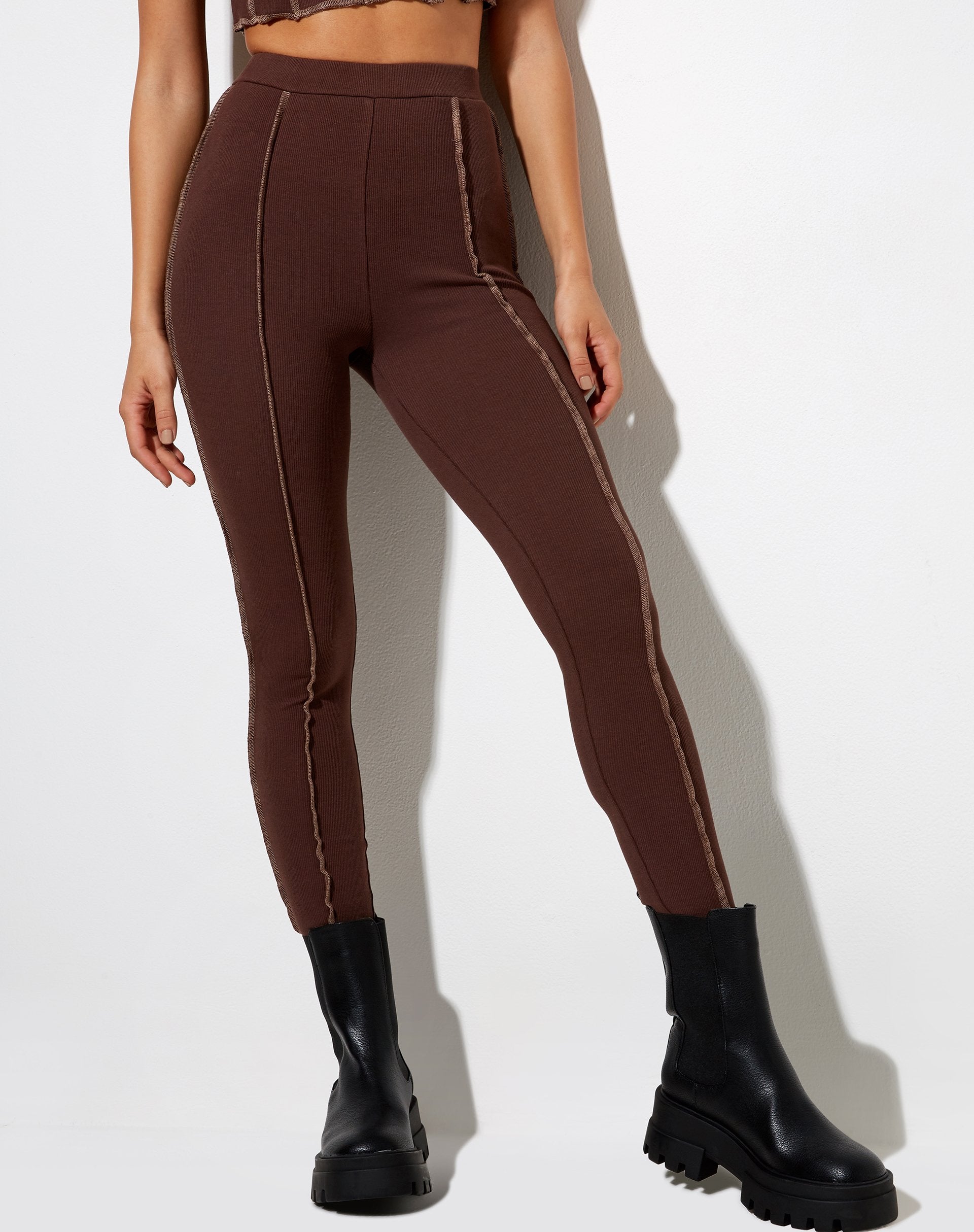 Immagine di Xario Legging in mogano profondo con cucitura marrone chiaro