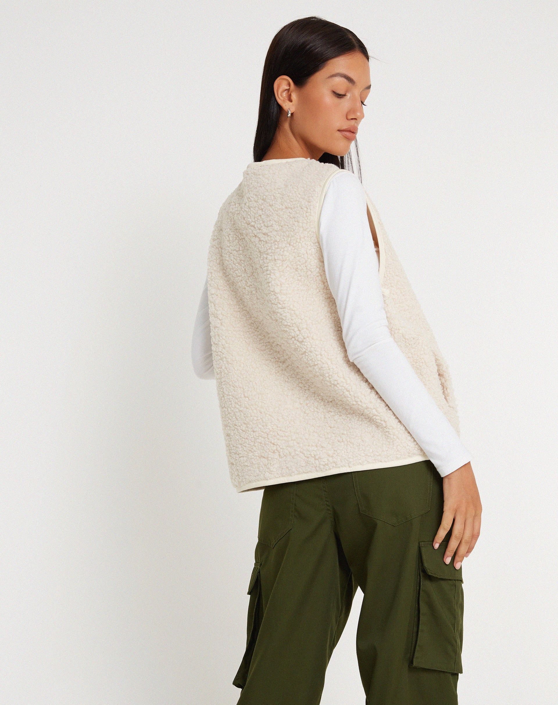 immagine di Xiel Zip Up Borg Vest in White