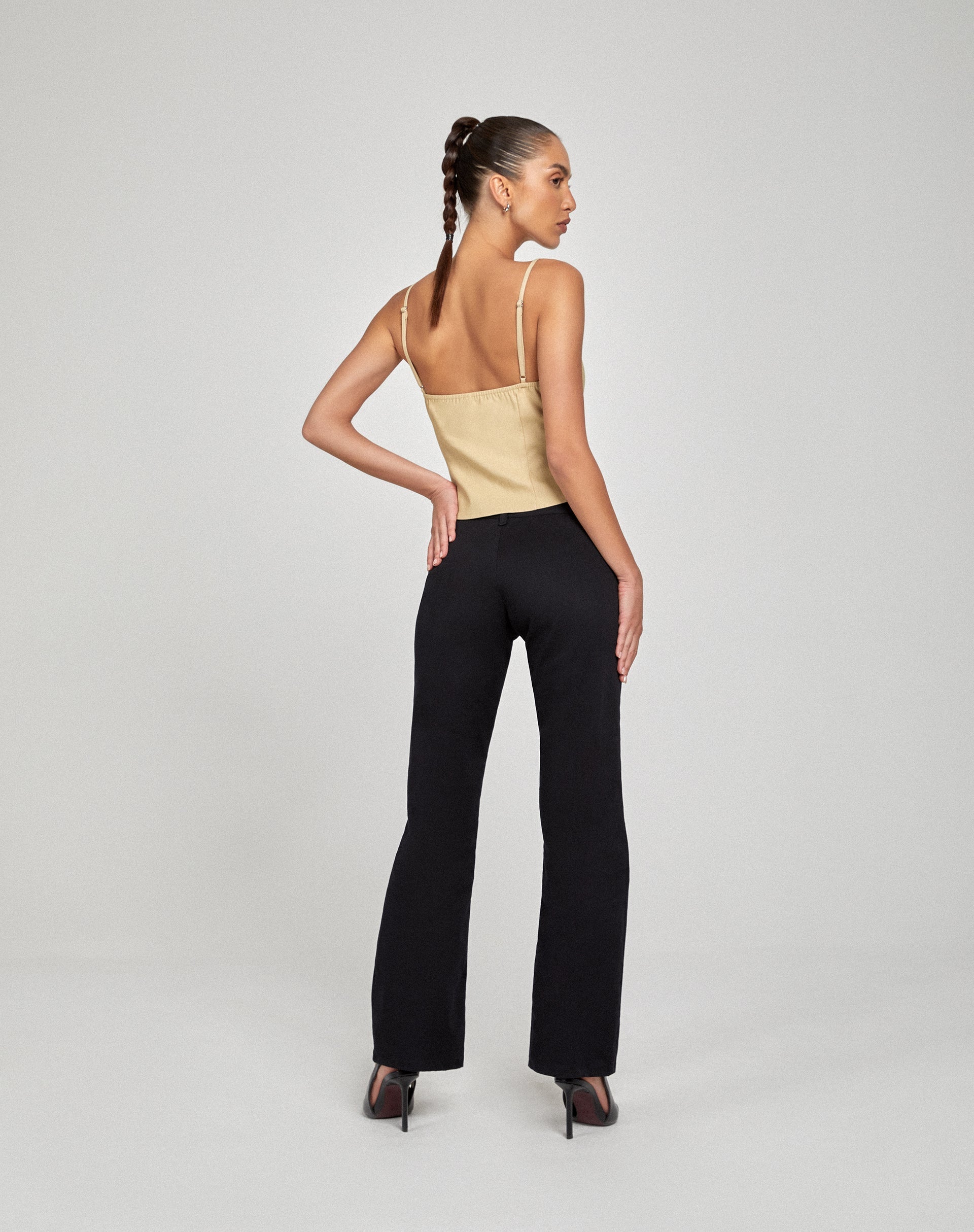 Top Yaka Cami in ecru sartoriale