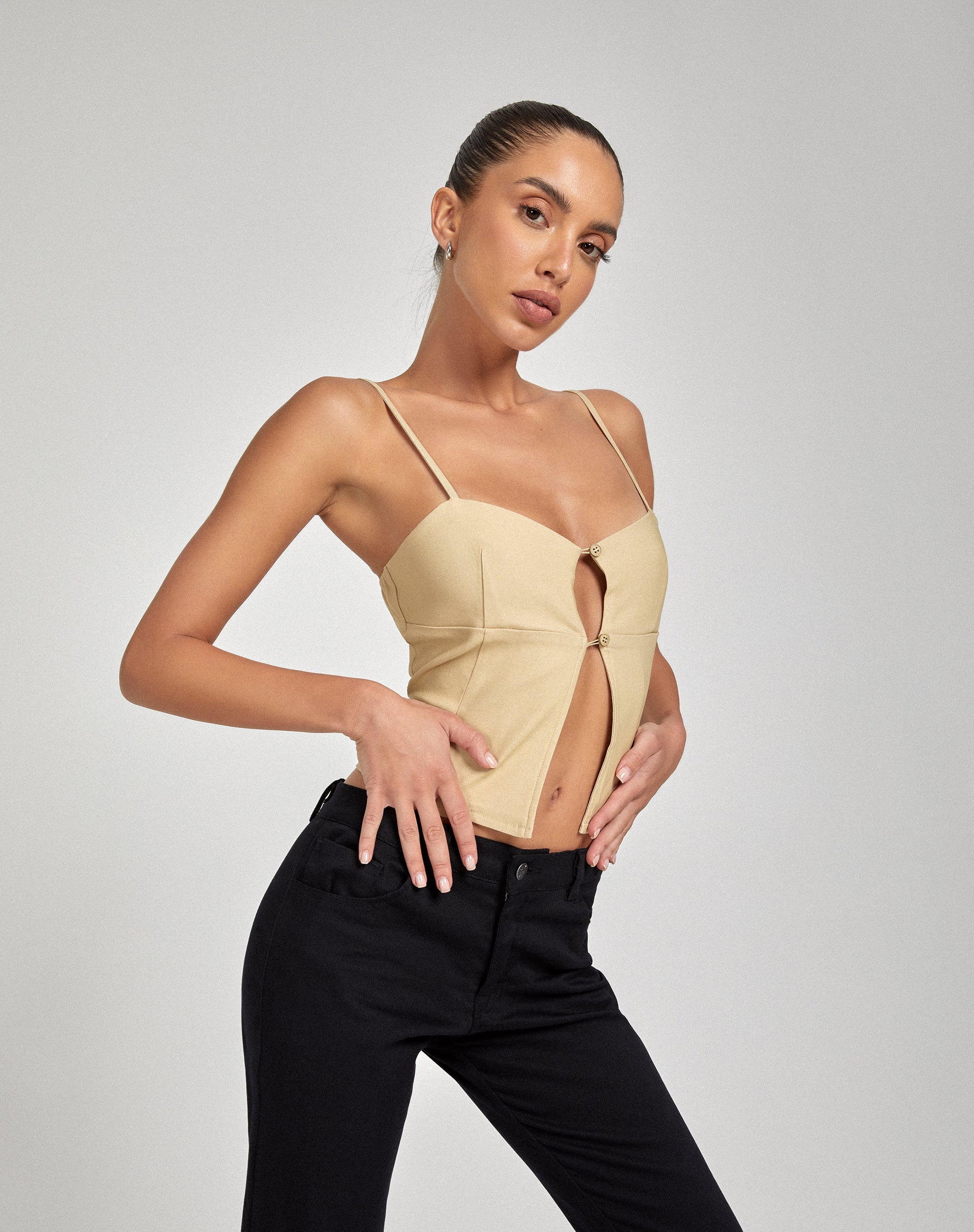 Top Yaka Cami in ecru sartoriale