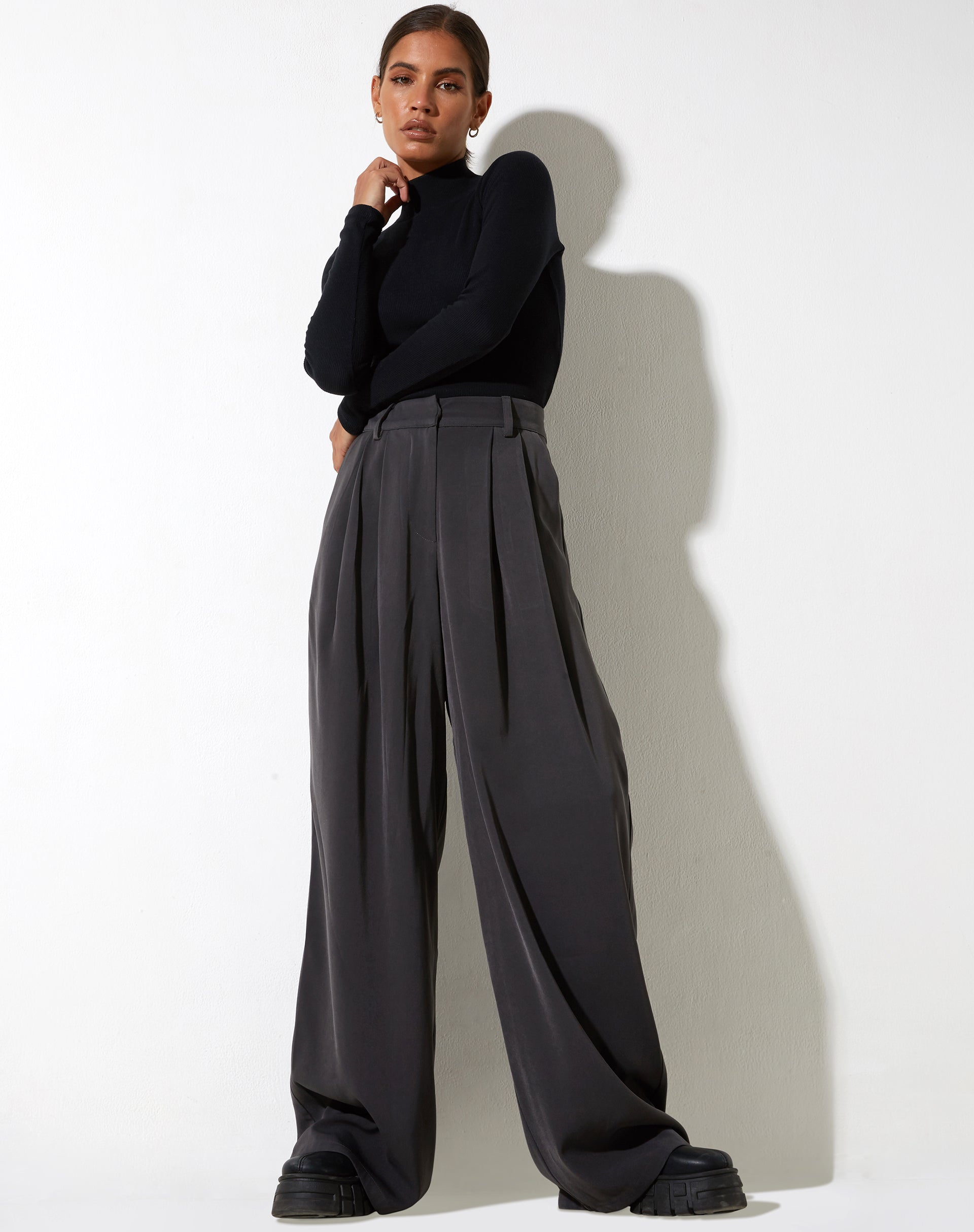 immagine di Yeka Trouser in Charcoal sartoriale
