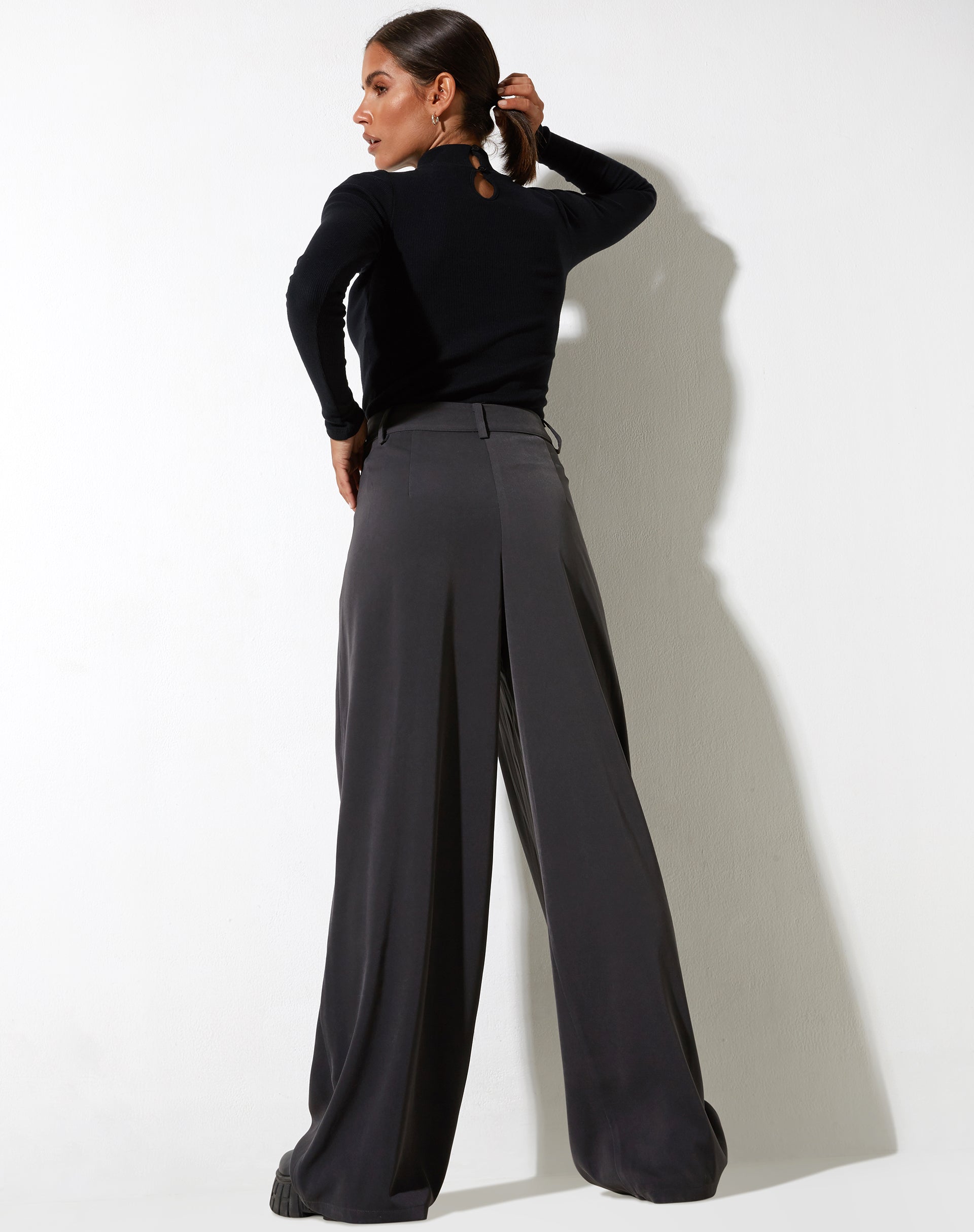 immagine di Yeka Trouser in Charcoal sartoriale