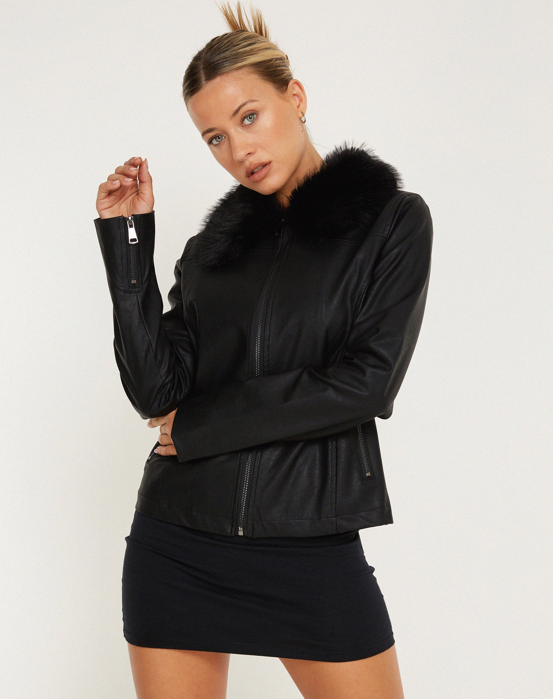 immagine di Yindo Zip Up Jacket in PU Nero