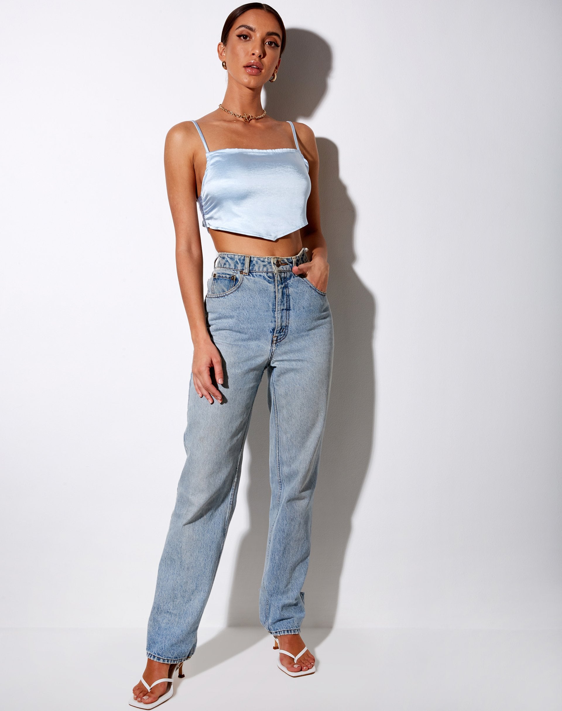 Immagine di Zashe Cami Top in raso blu baby