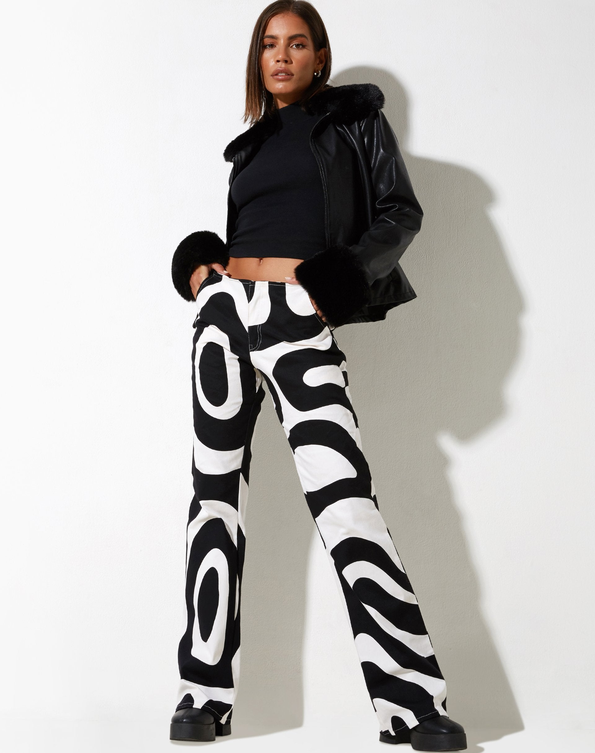 Pantalone Zoetry in bianco e nero con volute optical