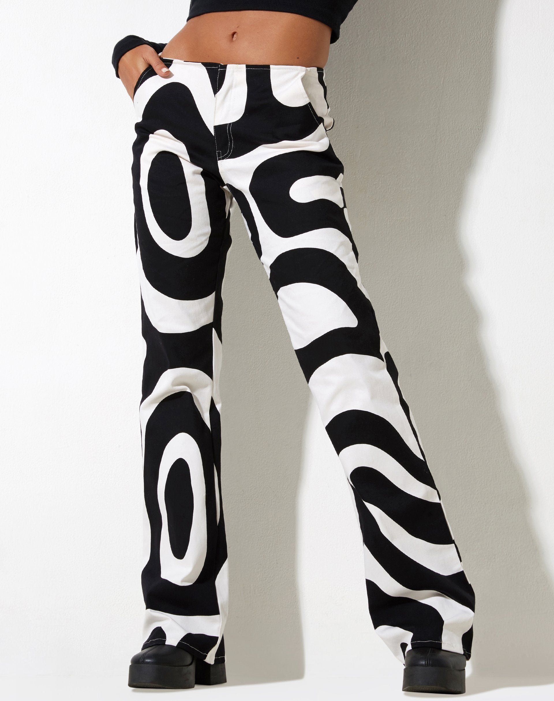 Pantalone Zoetry in bianco e nero con volute optical
