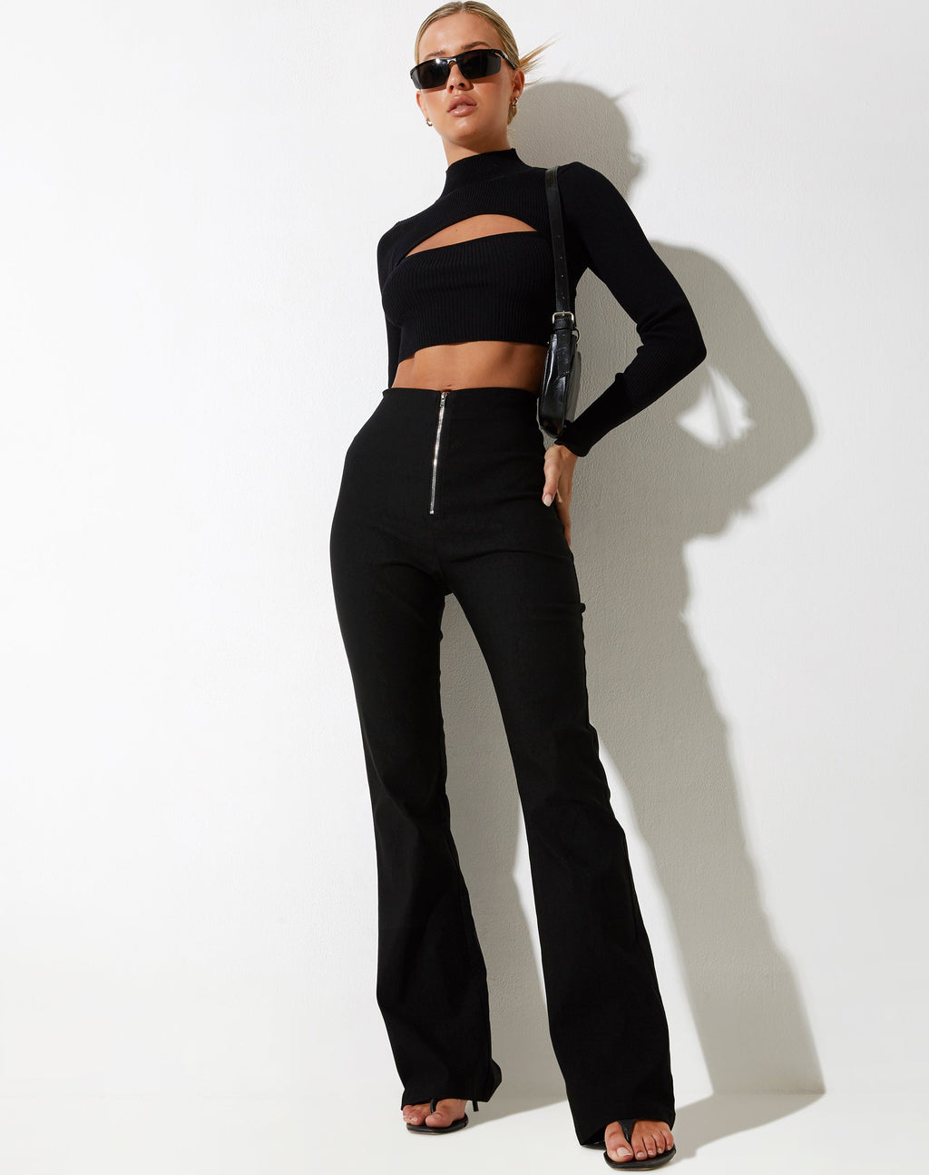 Pantaloni svasati Zorah in nero sartoriale