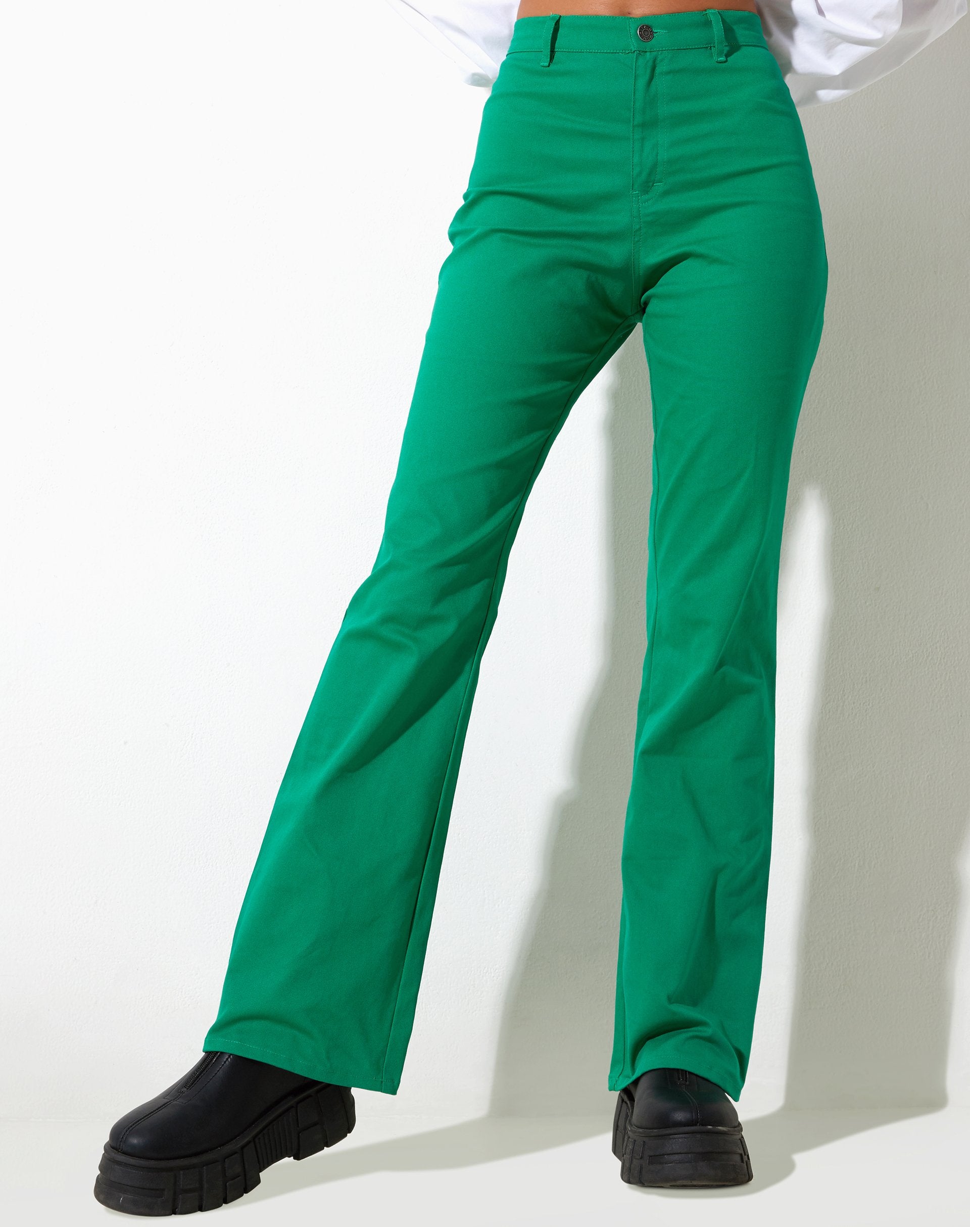 Immagine di Zoven Pantalone svasato in Twill Verde fruscio