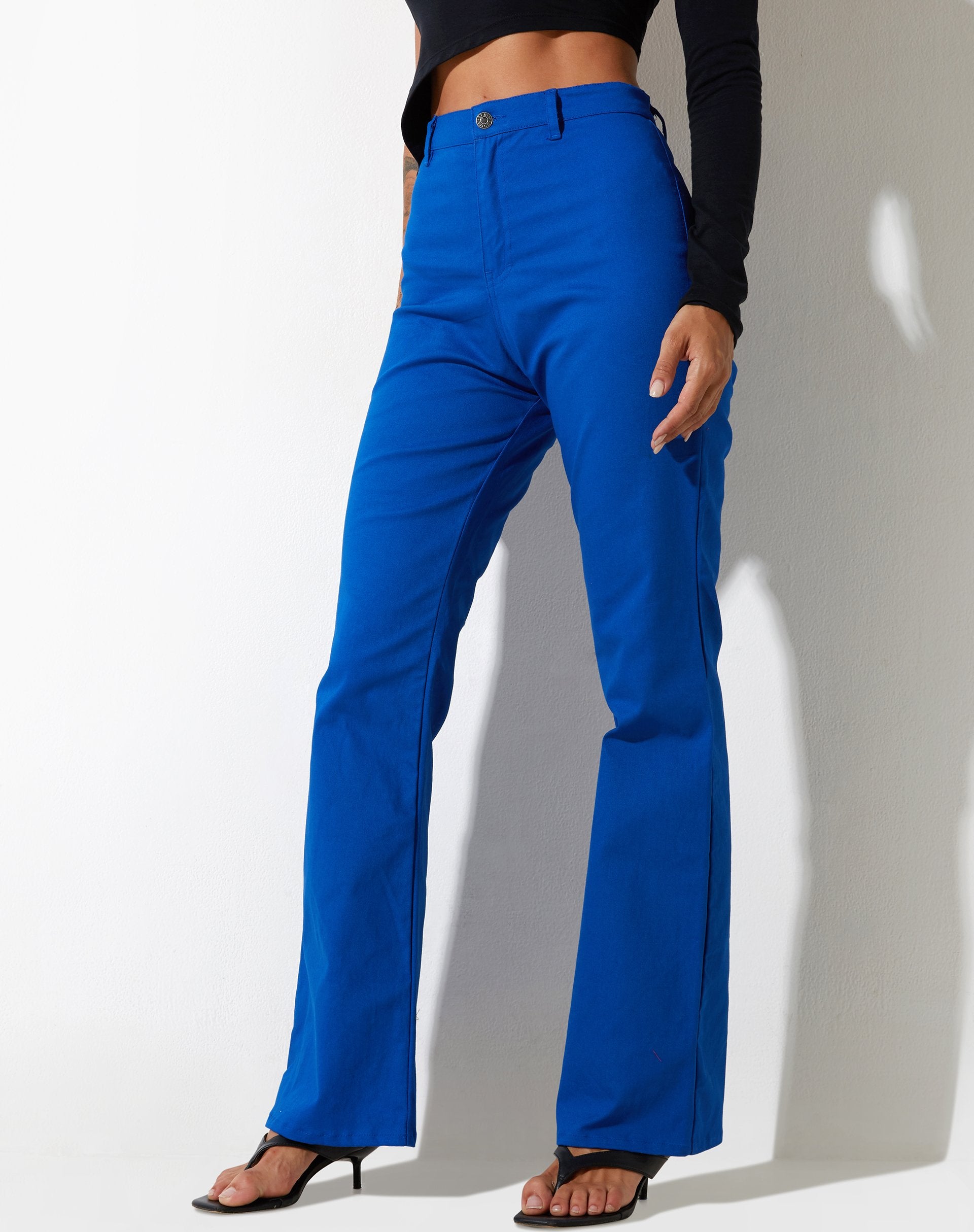 immagine di Zoven Flare Trouser in Twill Blu Cobalto