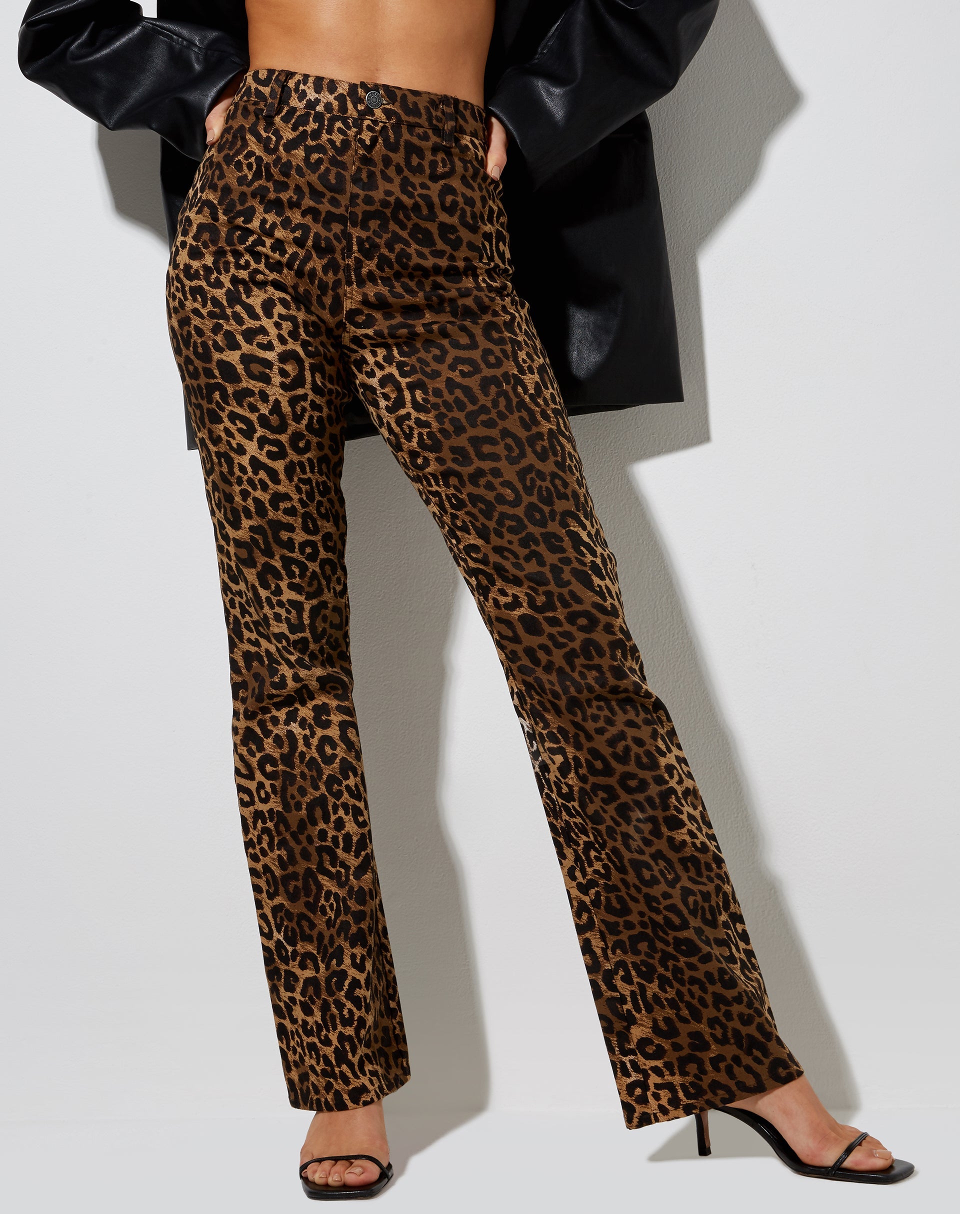 Immagine di Zoven Flare Trouser in Night Leopard Brown