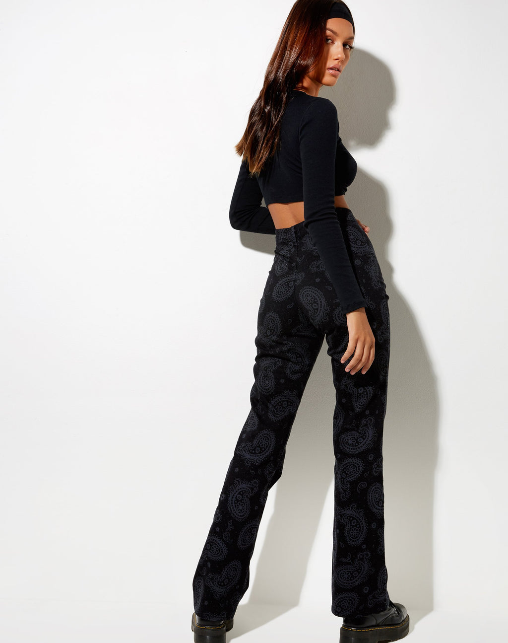 Pantaloni svasati Zoven in nero Persian Night