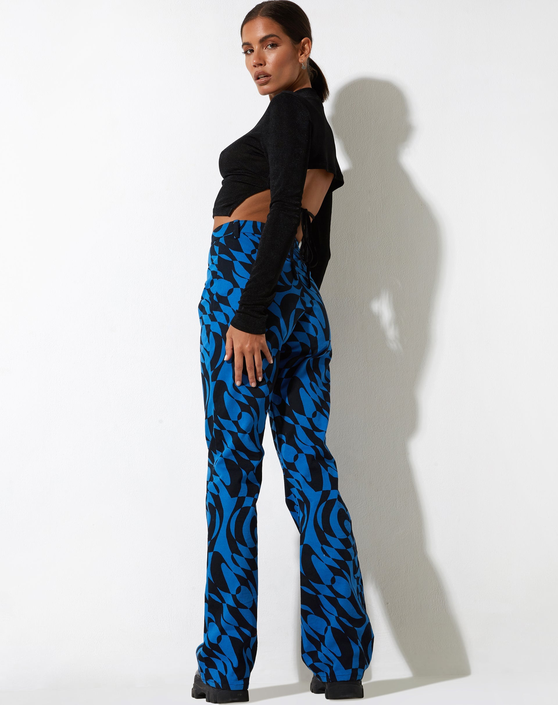 immagine di Zoven Pantaloni in blu ottico irregolare