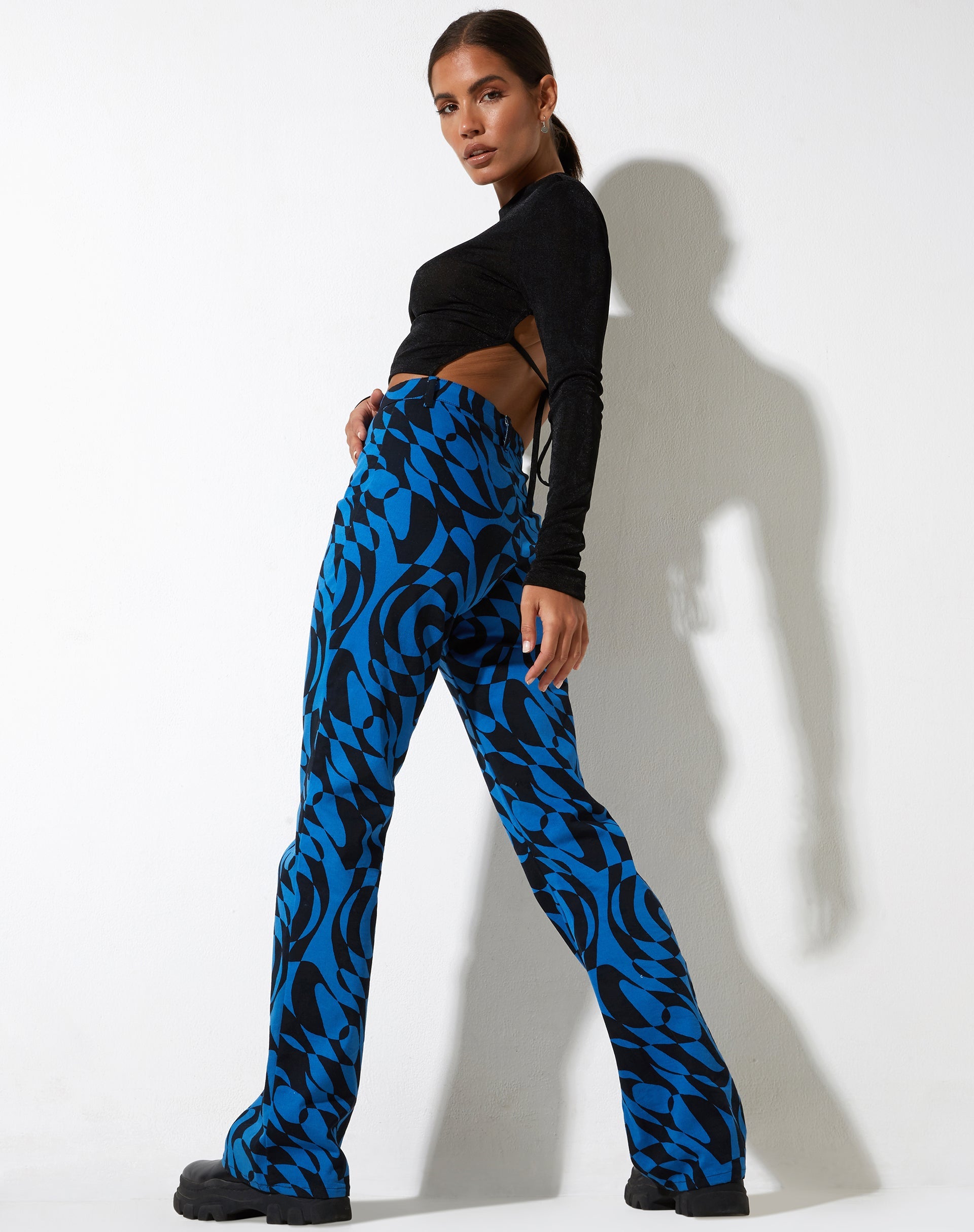 immagine di Zoven Pantaloni in blu ottico irregolare