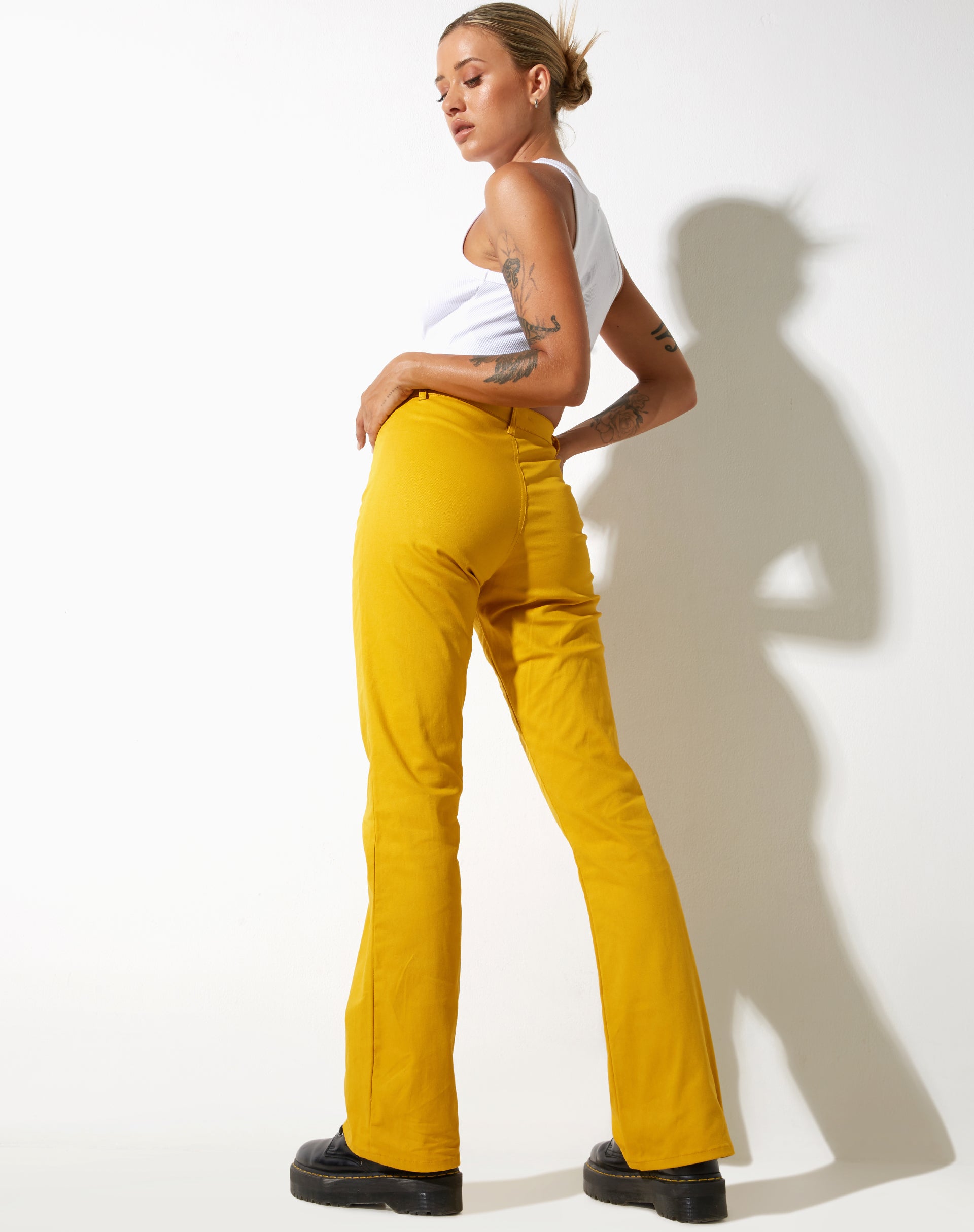 immagine di Zoven Flare Trouser in Twill Sulfur Mustard
